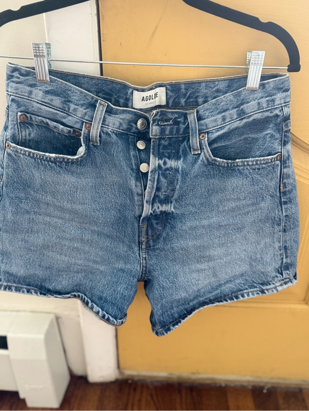 Agolde Vintage Wash High-Rise Jean Shorts in Occurance